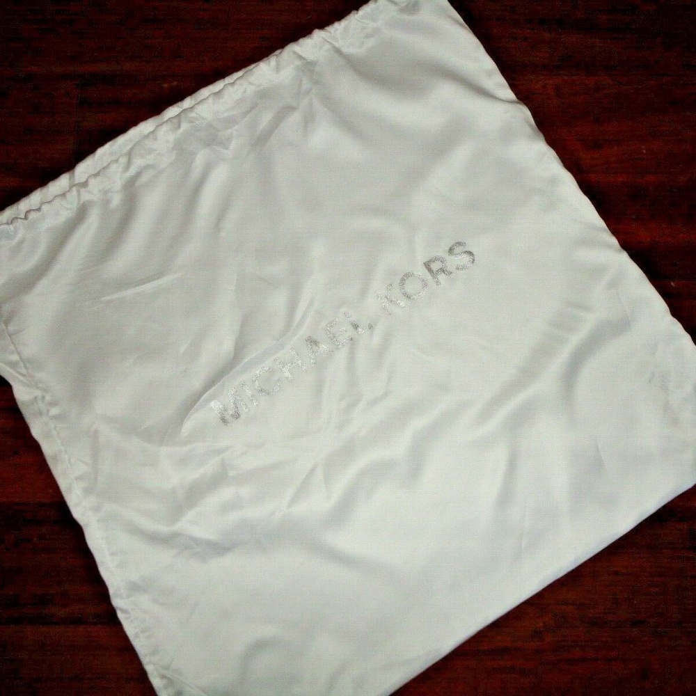 MICHAEL KORS WHITE AND SILVER DRAWSTRING DUST BAG COVER 22 X 22"